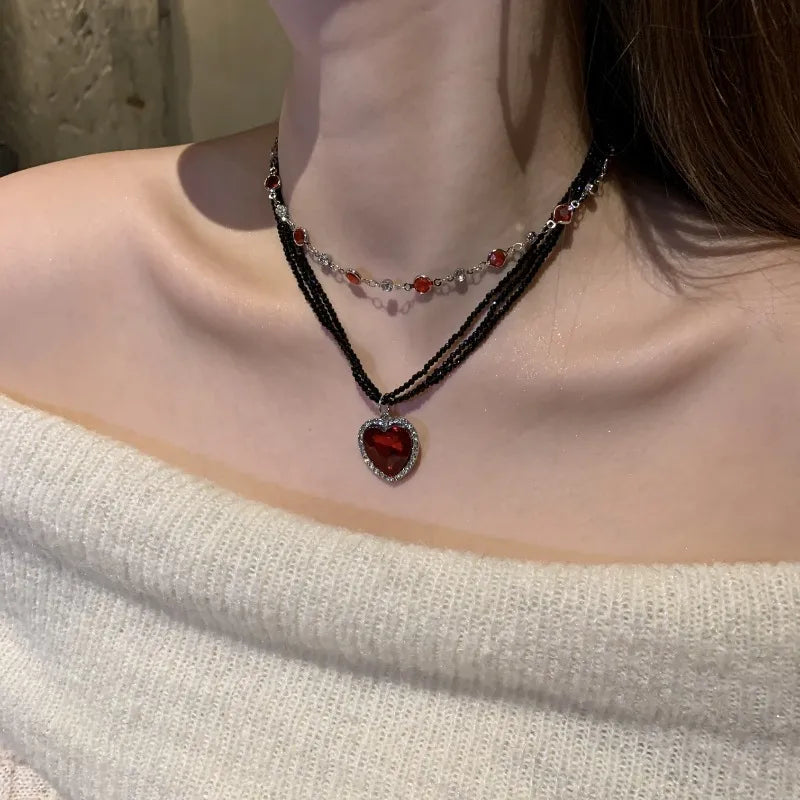Gothic Black Heart Pendant Necklace: A Timeless Statement of Elegance