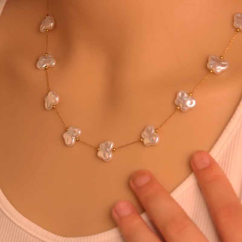 Discover the Elegance of the Luxurious White Butterfly Pendant Necklace