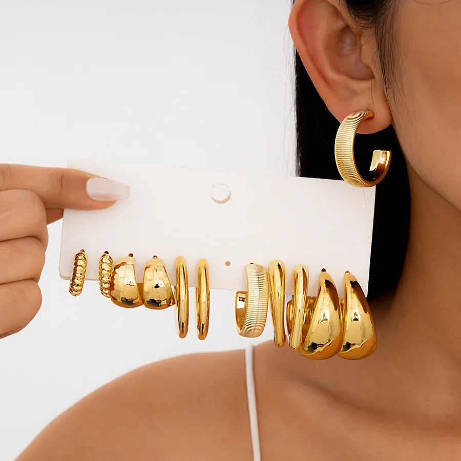 Elegant Simple Heart-Shaped Earrings: A Timeless Addition to Your Jewelry Collection