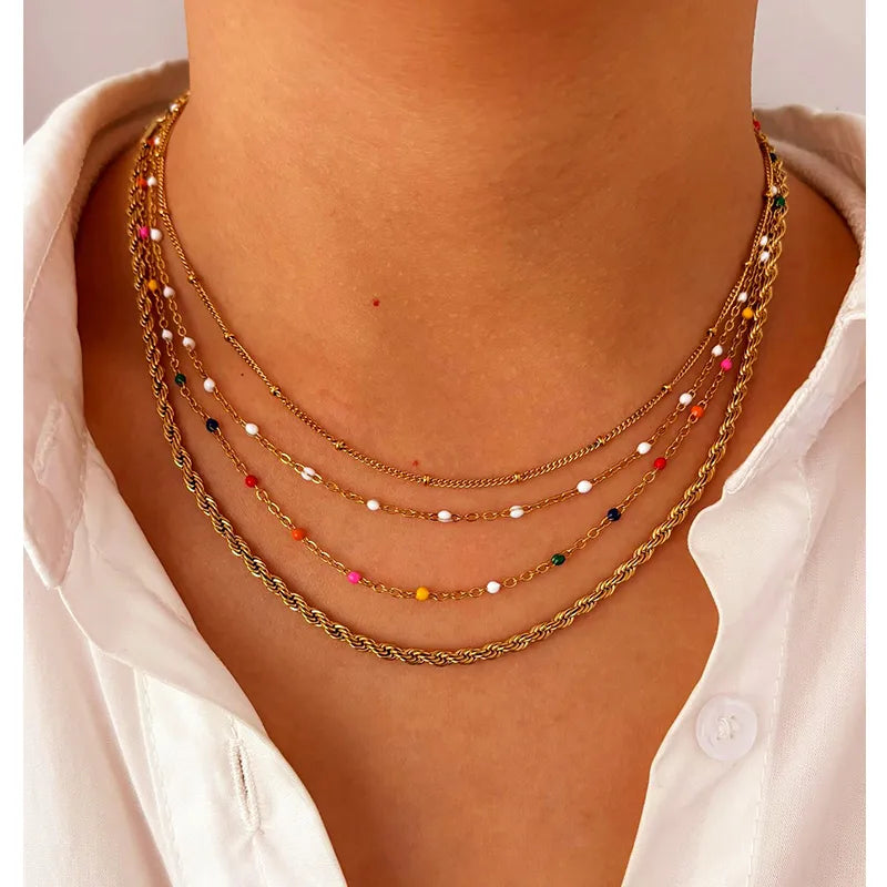 Elevate Your Style with the Irregular Pendant Necklace: A Floral Touch in 18K Gold Plated Stainless Steel