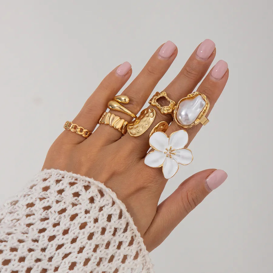 Discover Elegance with the Electroplated Alloy Pearl Ring