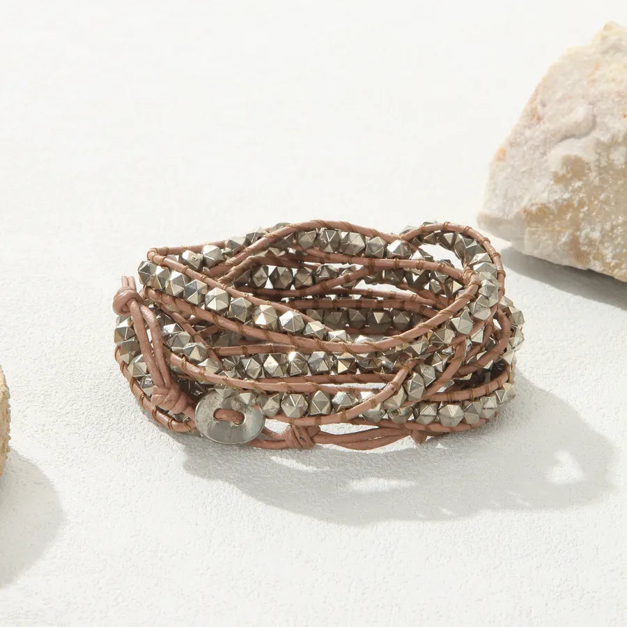 Elevate Your Style with the Lingguang Wrist Wrap: A Vintage Touch for the Modern Woman