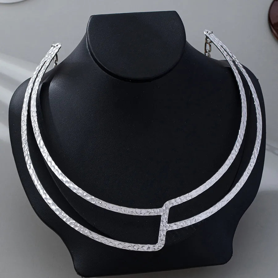 Elevate Your Style with the Women's Geometric Metal Open Collar Necklace