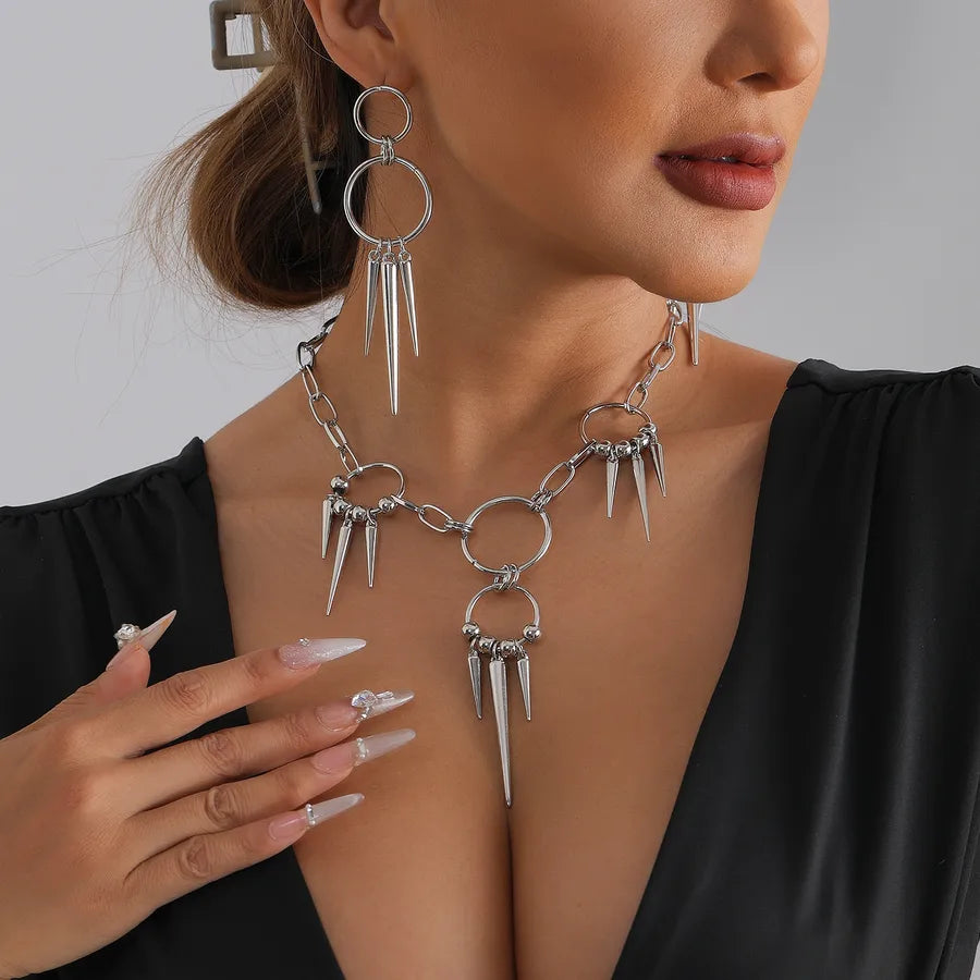Elevate Your Style with the Accessory Style Spike Necklace for Women
