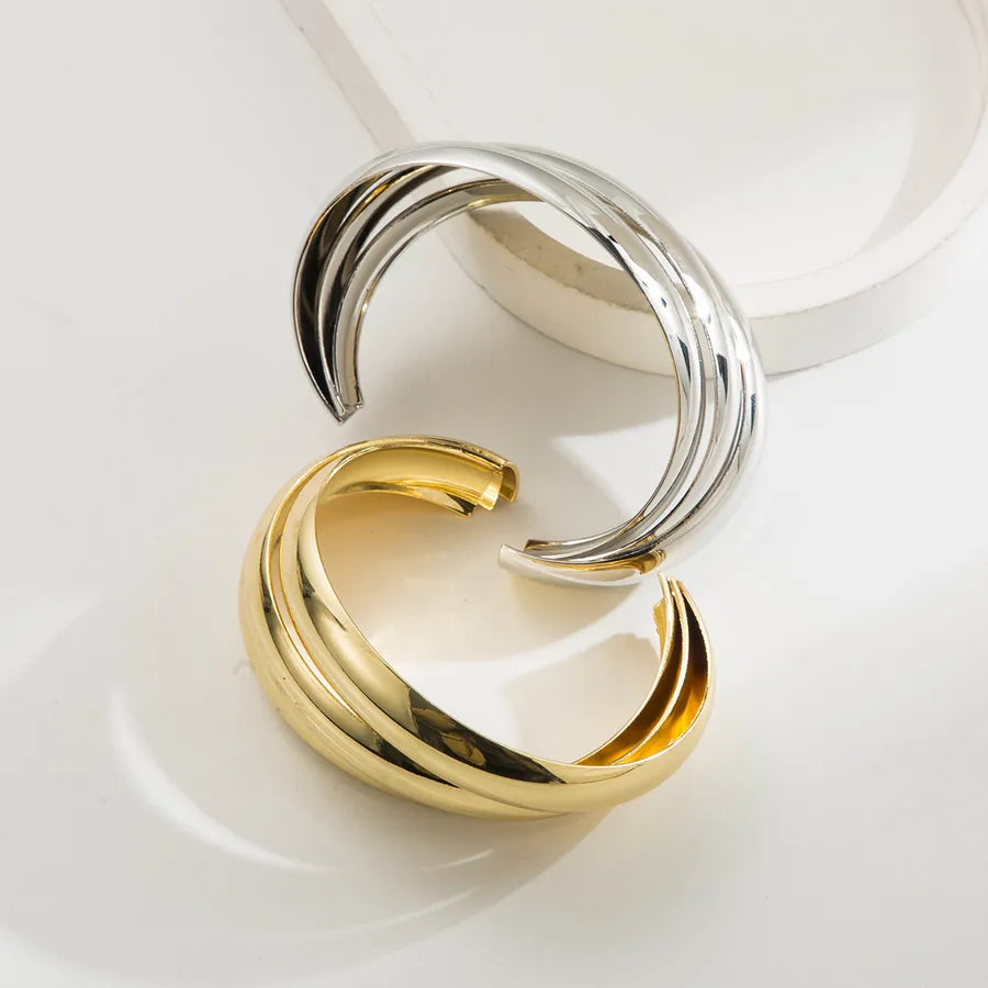 Elevate Your Style with Our Unique Gold-Plated Metal Bracelet for Women