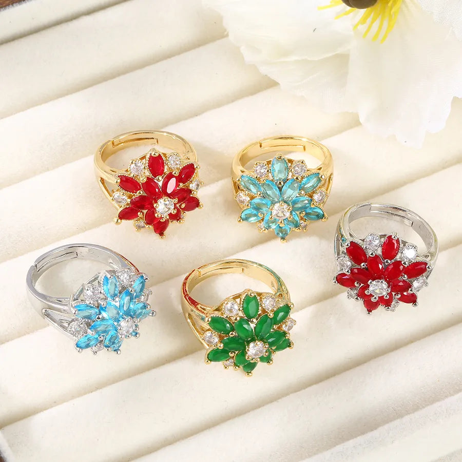 Discover the Elegance of the Luxurious Crystal Flower Ring