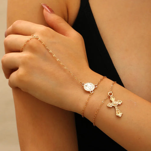 Fashionable Luxury Mother Pendant Cross Interlocking Finger Bracelet Alloy Cartoon Design Hand Back Chain Stylish Accessory
