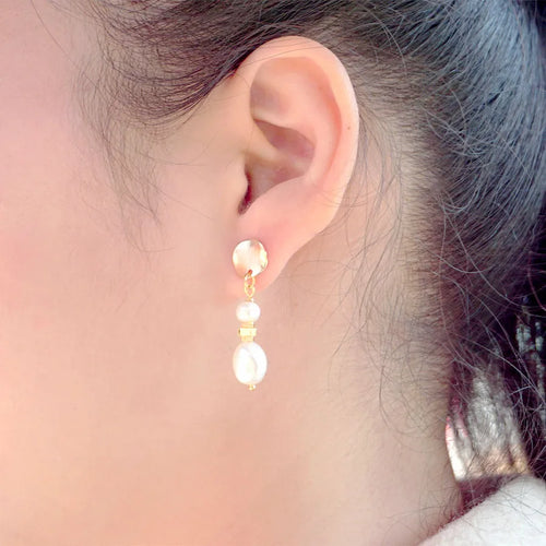 1 Pair Casual Simple Style Classic Style Geometric Handmade Freshwater Pearl Titanium Steel Gold Plated Drop Earrings