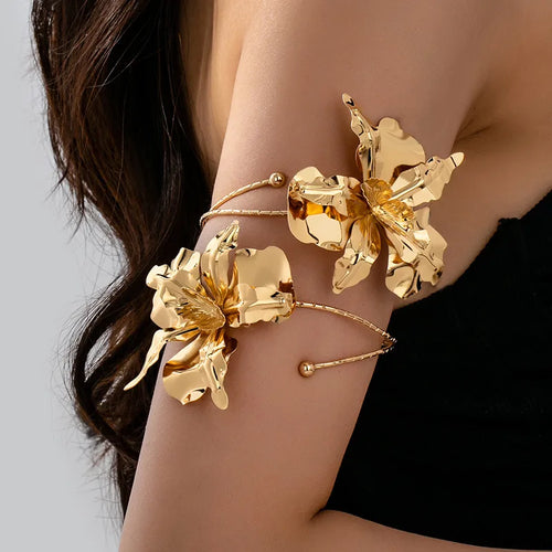 Electroplated Alloy Bracelet for Women, Exaggerated Three-dimensional Floral Arm Cuff