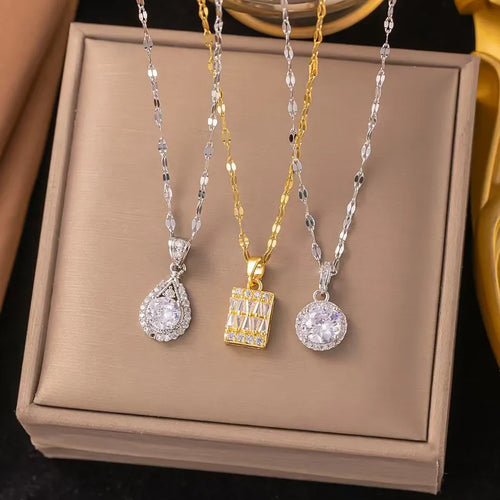 Round Inlay Necklace for Women with 18K Real Gold Plated Copper and Artificial Rhinestones Featuring Water Plating and Lip Chain