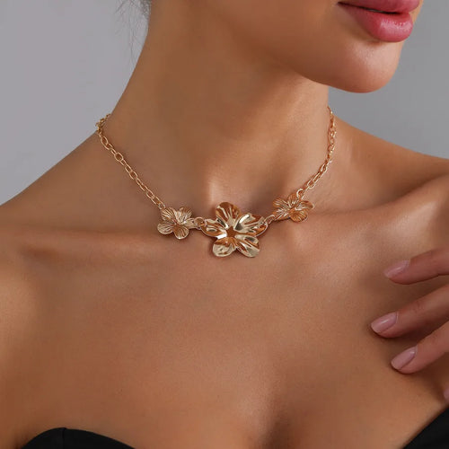 Simple Ins Five-Petal Flower Necklace Alloy Geometric Pattern Lockbone Chain Universal Small Audience