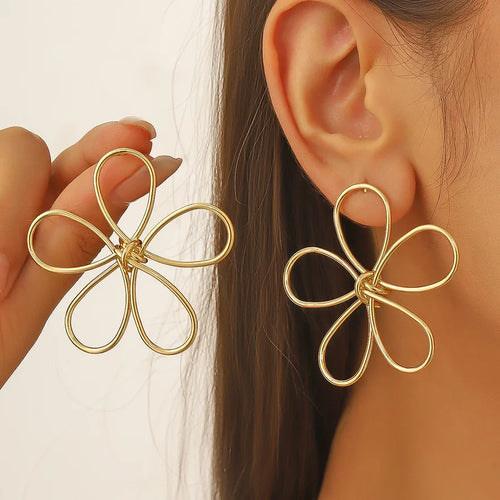 1 Pair Exaggerated Flower Hollow Out Alloy Ear Studs
