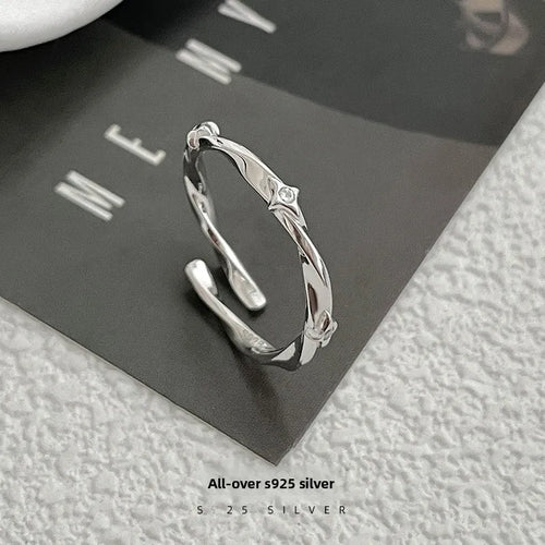 925 Sterling Silver Star Ring for Women with Rhinestones Featuring Electroplated Finish and Twist Craftsmanship