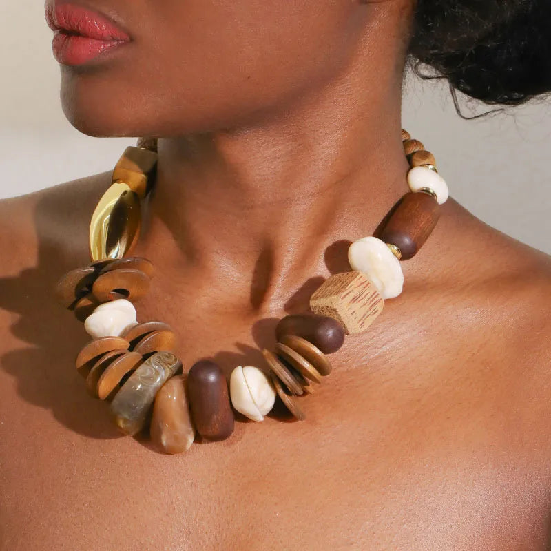 Elevate Your Style with the Jiute Original Retro Brown and White Wooden Bead Necklace