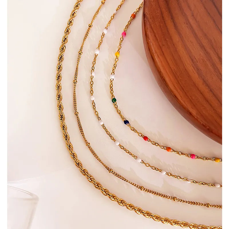 Elevate Your Style with the Wholesale Jewelry Basic Simple Style Flower Pendant Necklace