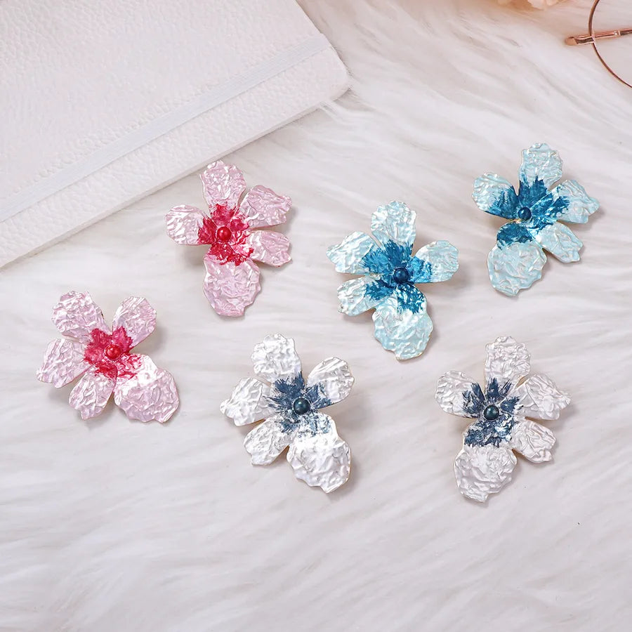 Discover the Elegance of Bohemian Style with Our Zinc Alloy Flower Ear Cuff