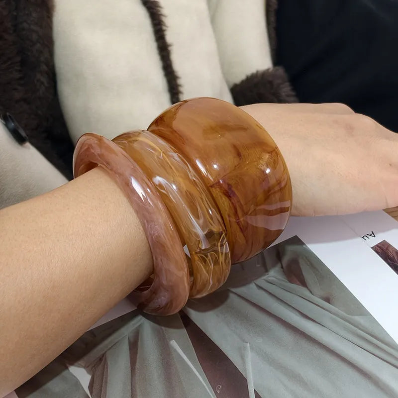 Discover the Elegance of Our Large Size Acrylic Ring Bracelet