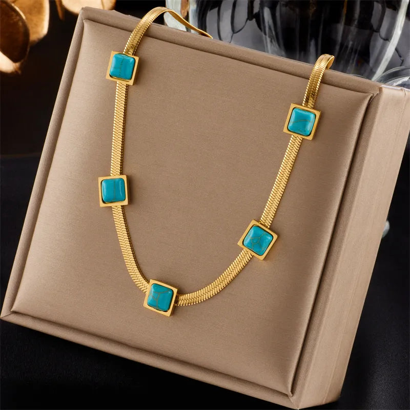 Discover the Elegance of Our 18K Gold Plated Vintage Style Necklace