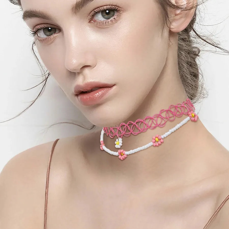 The Allure of the Stretchable Flower Bead Necklace: A Perfect Accessory for Every Occasion