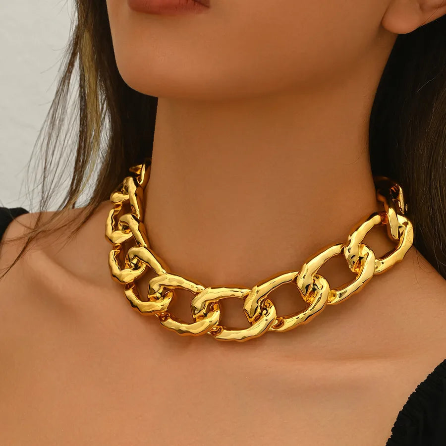 Elevate Your Style with the Minimalist Gold Collarbone Chain Choker