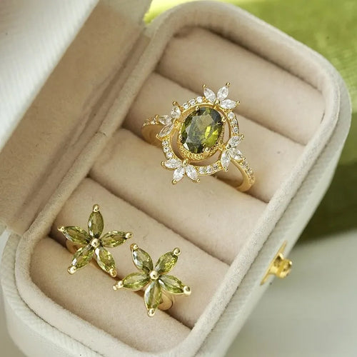 Rhineland Town French Retro Hollow Shiny Olive Green and White Ring Women's Jewelry Accessory