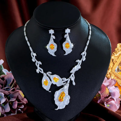 2-Piece Copper Jewelry Set Gorgeous Yellow and White Cubic Zirconia Large Flower Leaf Pendant Necklace Set Suitable for Women's Wedding Banquet Jewelry Accessories