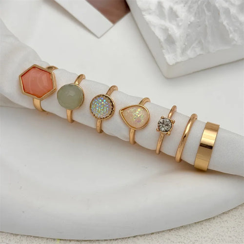 Sweet Geometric Rings For Women, 7 Pieces Set Featuring Golden Electroplated Metal with Resin Inlay