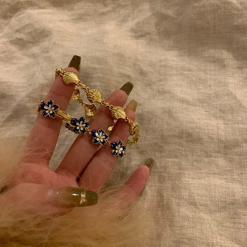 simple style flower alloy plating gold plated women's bracelets