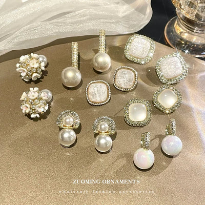 Internet Celebrity Same Style Women's Earrings Light Luxury High-Grade Pearl Earrings French Retro Fashion Earrings All-Matching Special-Interest Earrings