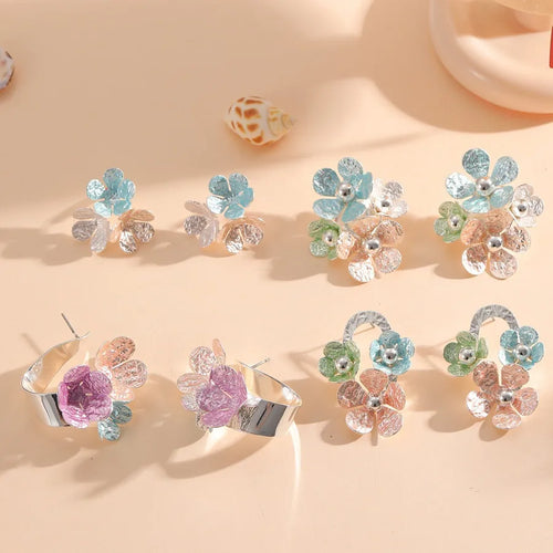 Three-dimensional Flowers Stud Earrings for Women in Iron with Electroplated Finish and 925 Sterling Silver Posts
