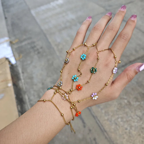 Fashionable Floral Design Linked Finger Bracelet For Women Sweet Style Suitable For Daily Wear Or Party Jewelry Accessories
